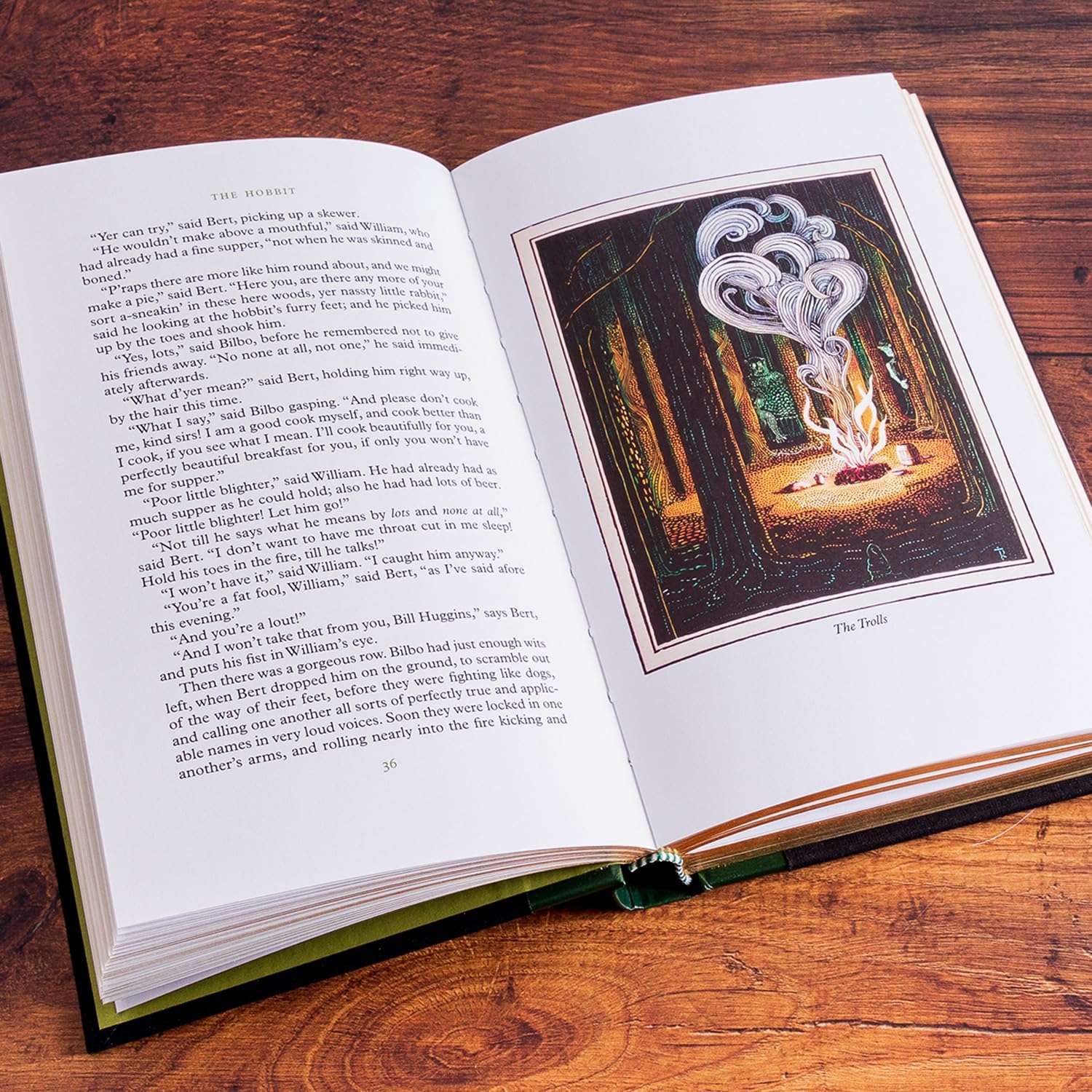 The Hobbit: Illustrated by the Author (Collector's Slipcase Edition) - Image 5