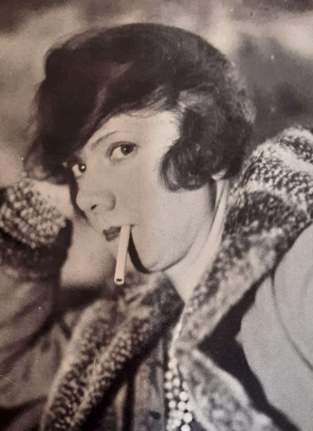 Jacquesa-Henri Lartigue: Les Femmes Aux Cigarettes (1980) - Image 2